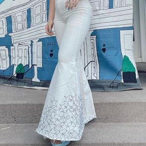 FREE PEOPLE WHITE STAR BELL BOTTOM JEANS